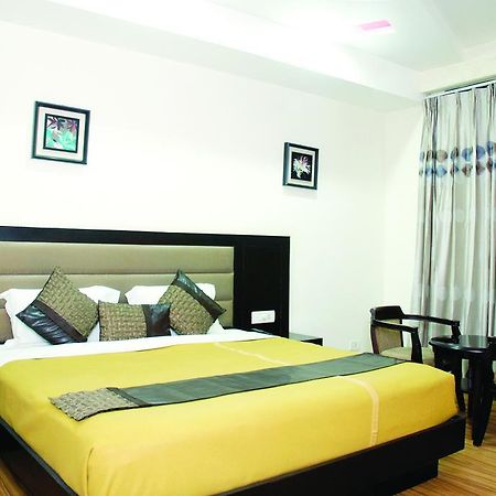 Hotel Orbit 34 Chandīgarh Esterno foto