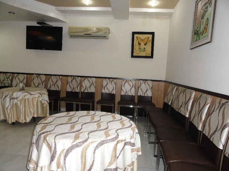 Hotel Orbit 34 Chandīgarh Esterno foto
