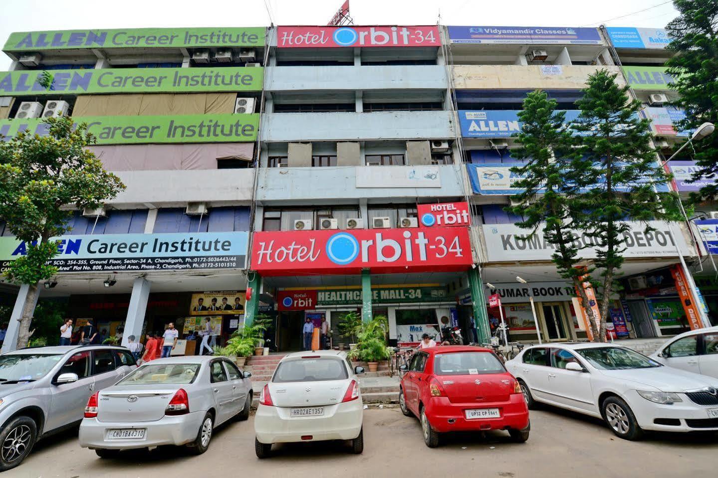 Hotel Orbit 34 Chandīgarh Esterno foto